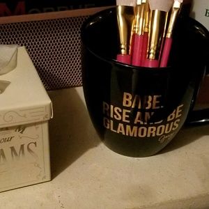 Meet your Posher, Noelia